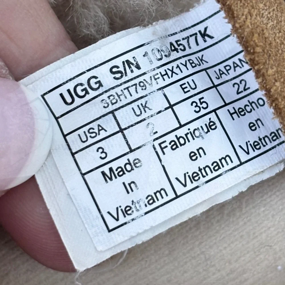 UGG Kids Suede Leather Buckle Winter Boots Cozy Faux‎ Fur Trim - Size 3